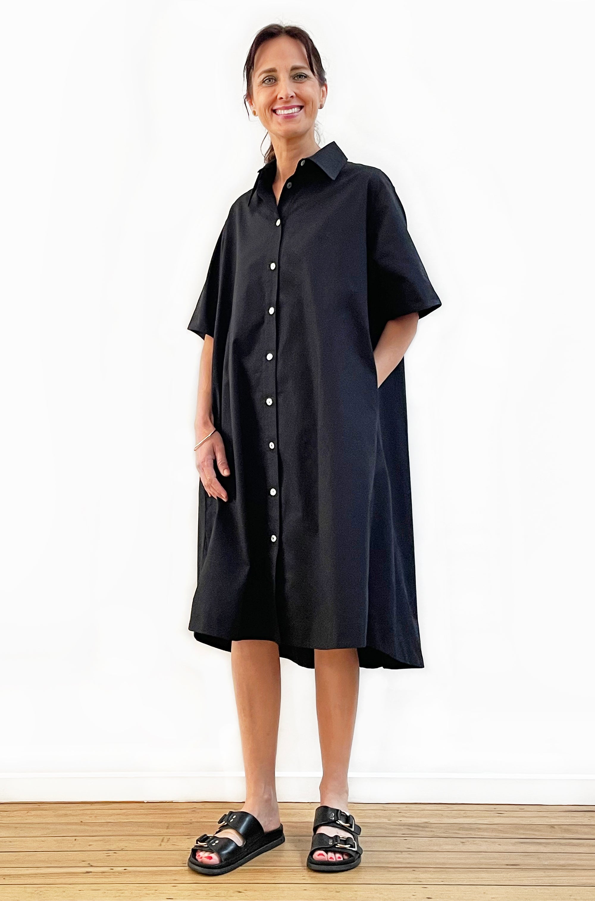 COTTON GATHERED BACK SWING SHIRT DRESS BLACK