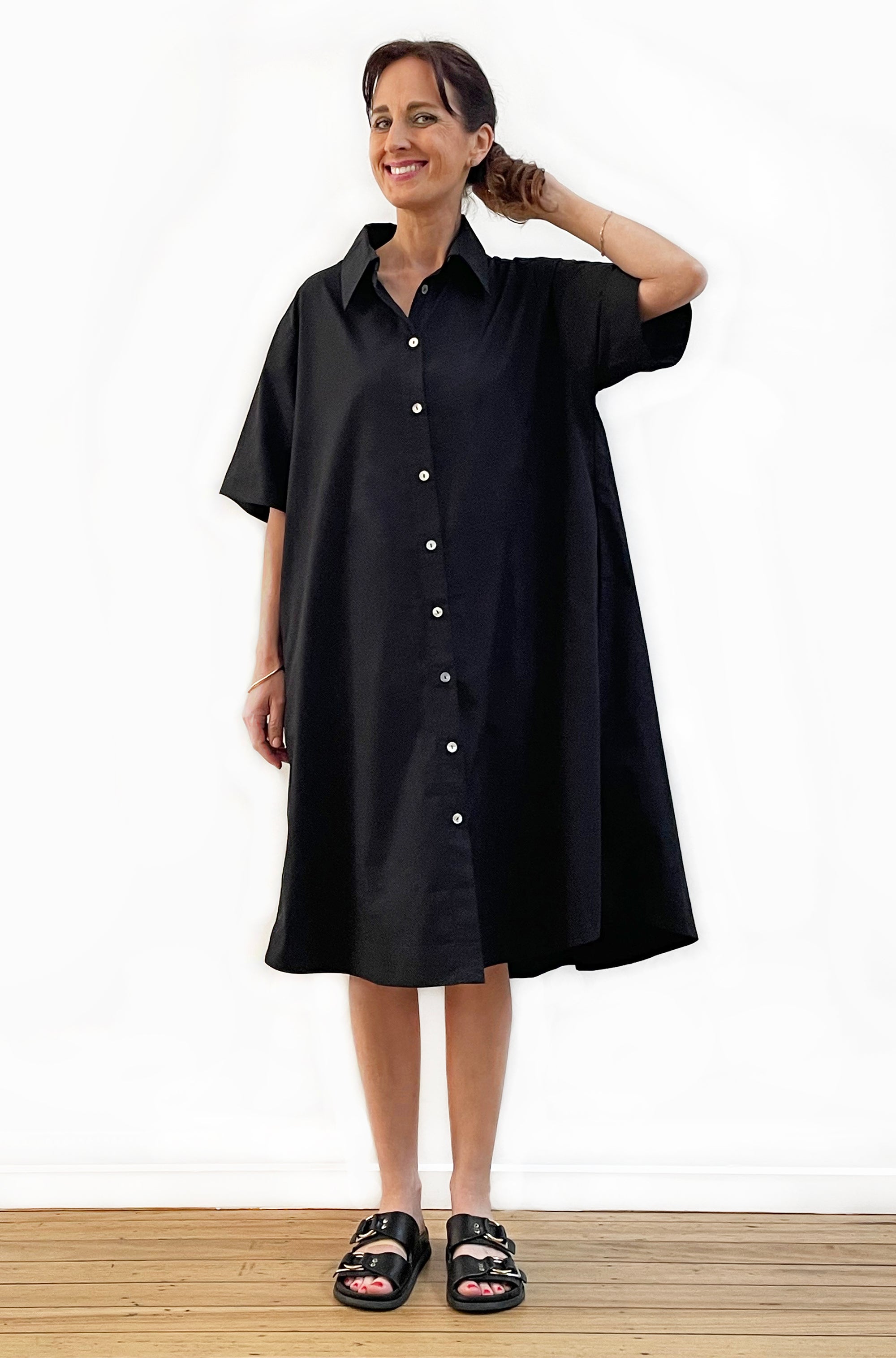 COTTON GATHERED BACK SWING SHIRT DRESS BLACK