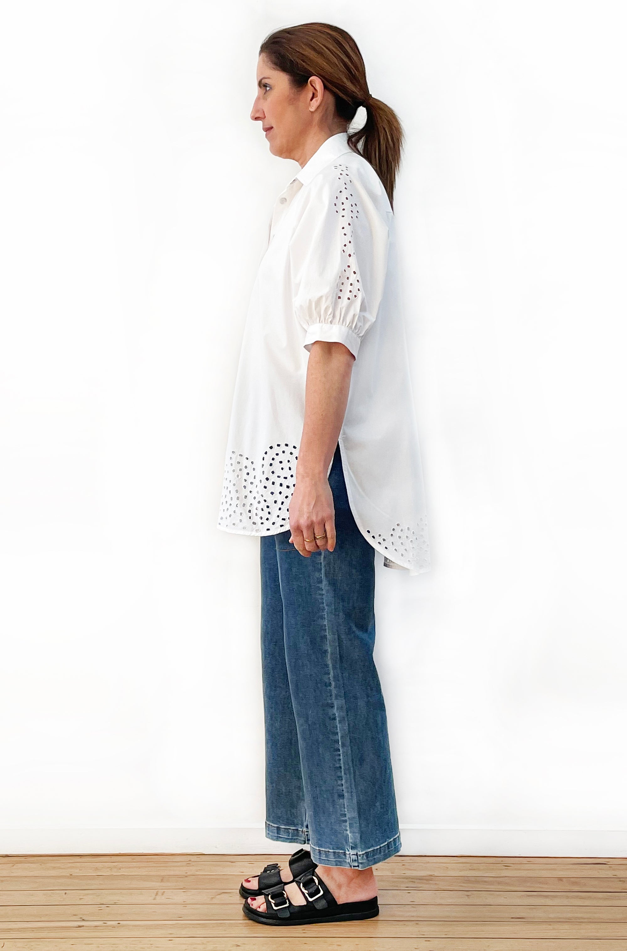 COTTON GATHERED SLEEVE CUTWORK SHIRT WHITE