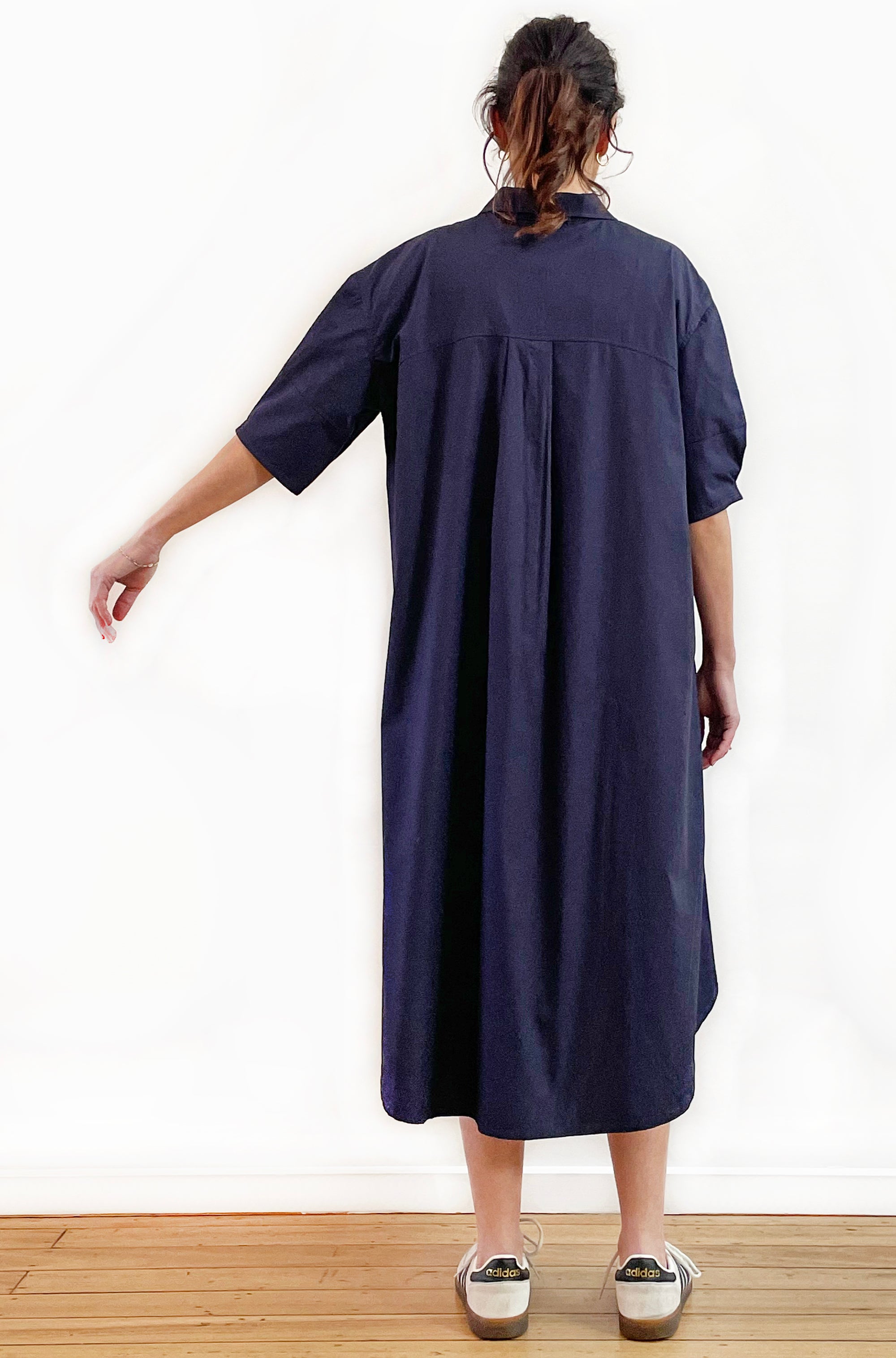 COTTON SHORT SLEEVE CURVED YOKE SHIRT DRESS NAVY
