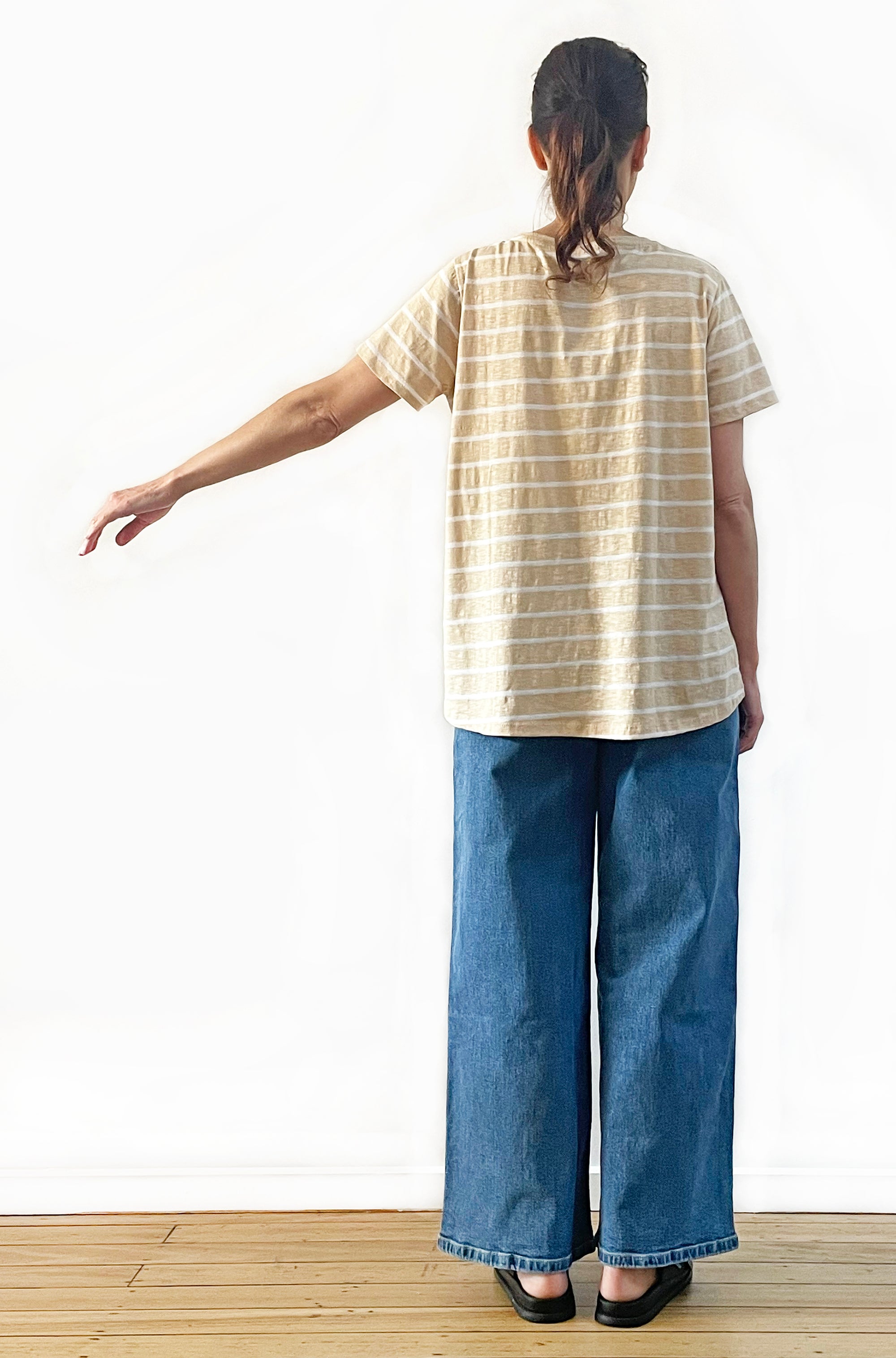 COTTON SHORT SLEEVE HI LO TEE WHEAT STRIPE