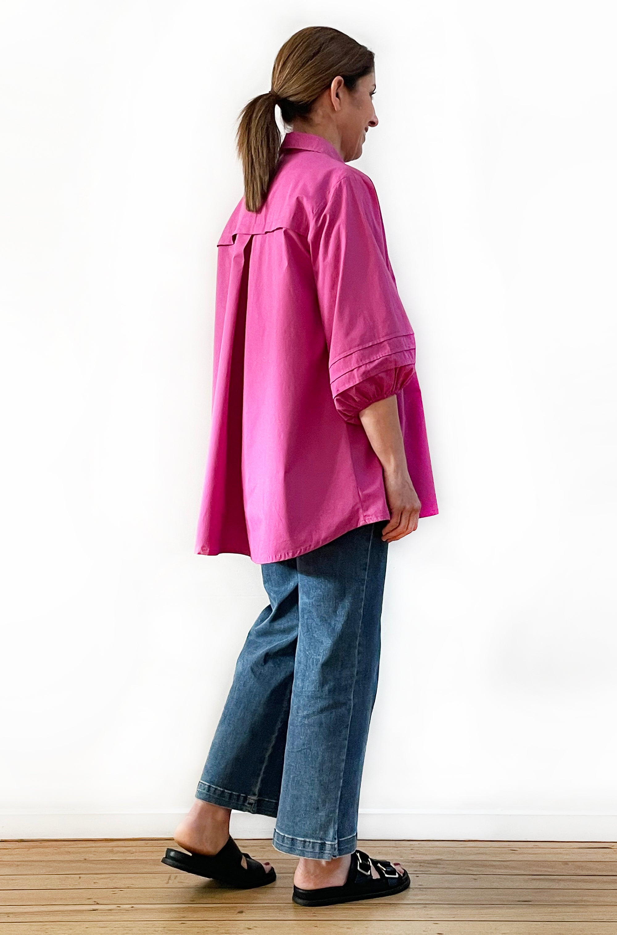 COTTON TUCKED SLEEVE SHIRT FUCHSIA