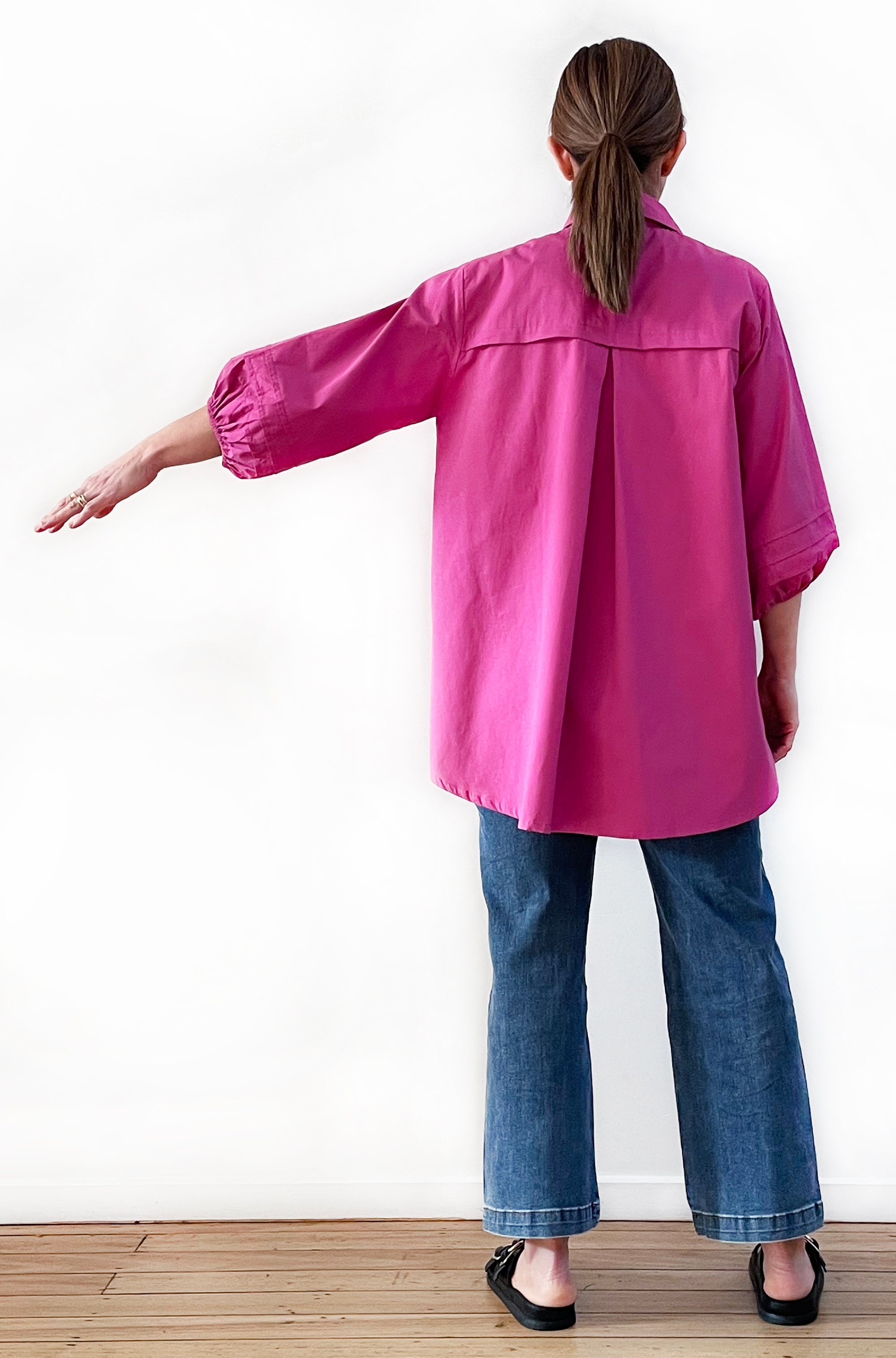 COTTON TUCKED SLEEVE SHIRT FUCHSIA