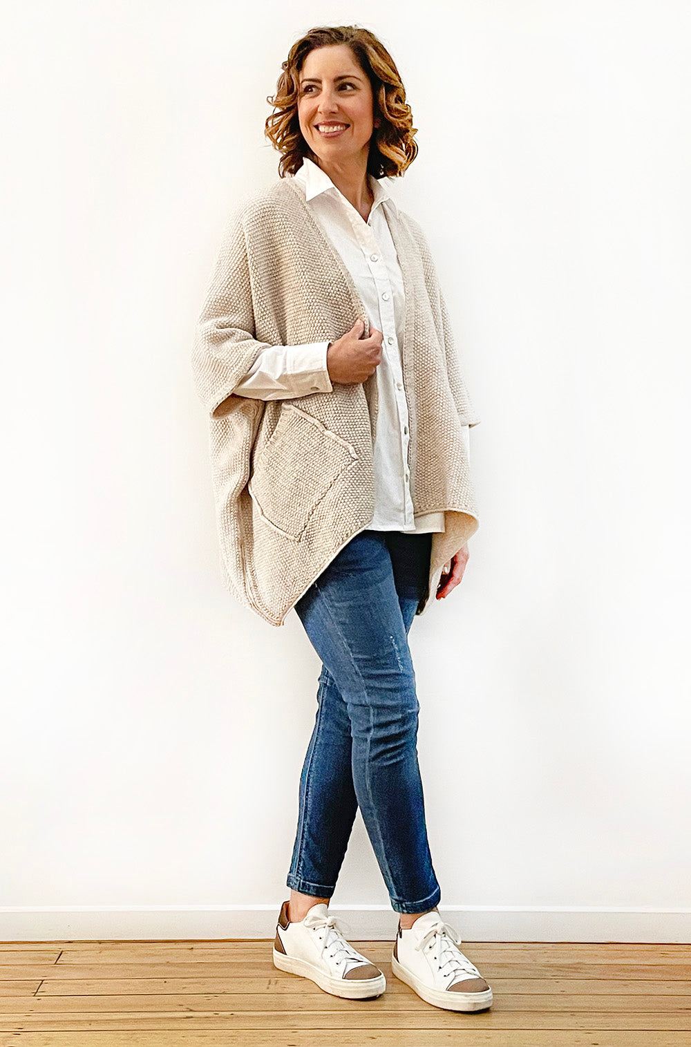 THE HOLIDAY CARDI BISCUIT