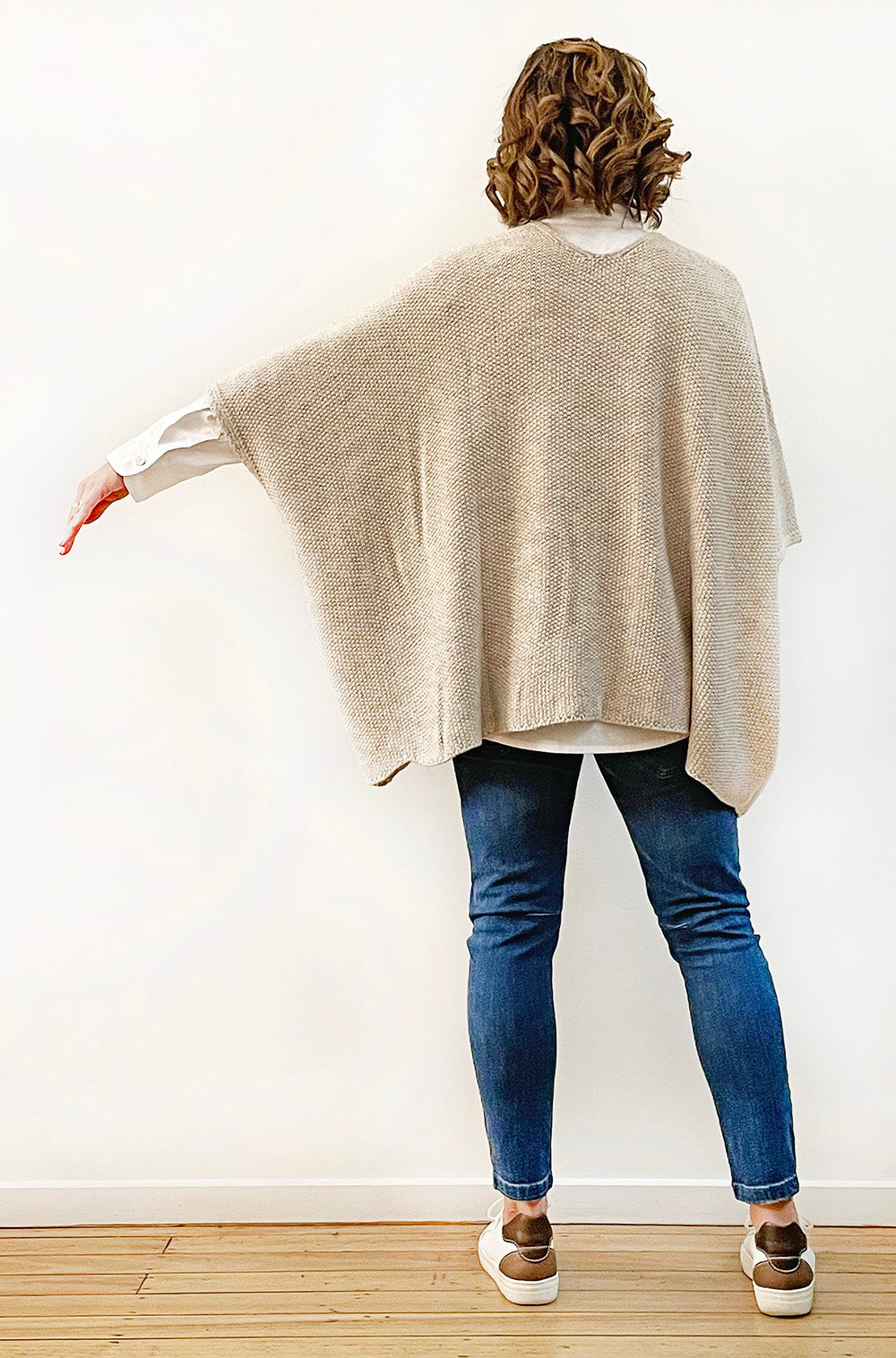 THE HOLIDAY CARDI BISCUIT