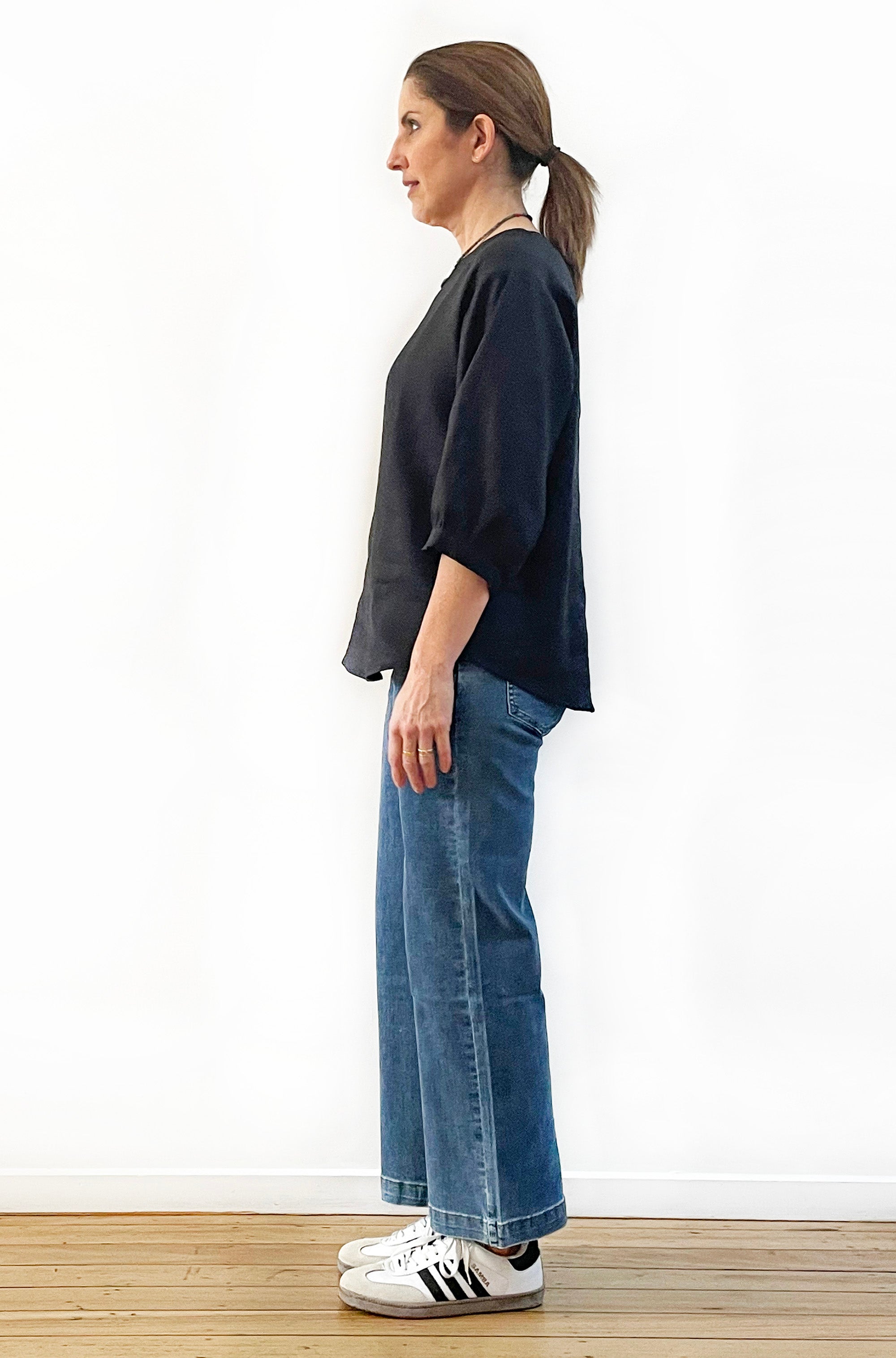 LINEN GATHERED SLEEVE TOP BLACK