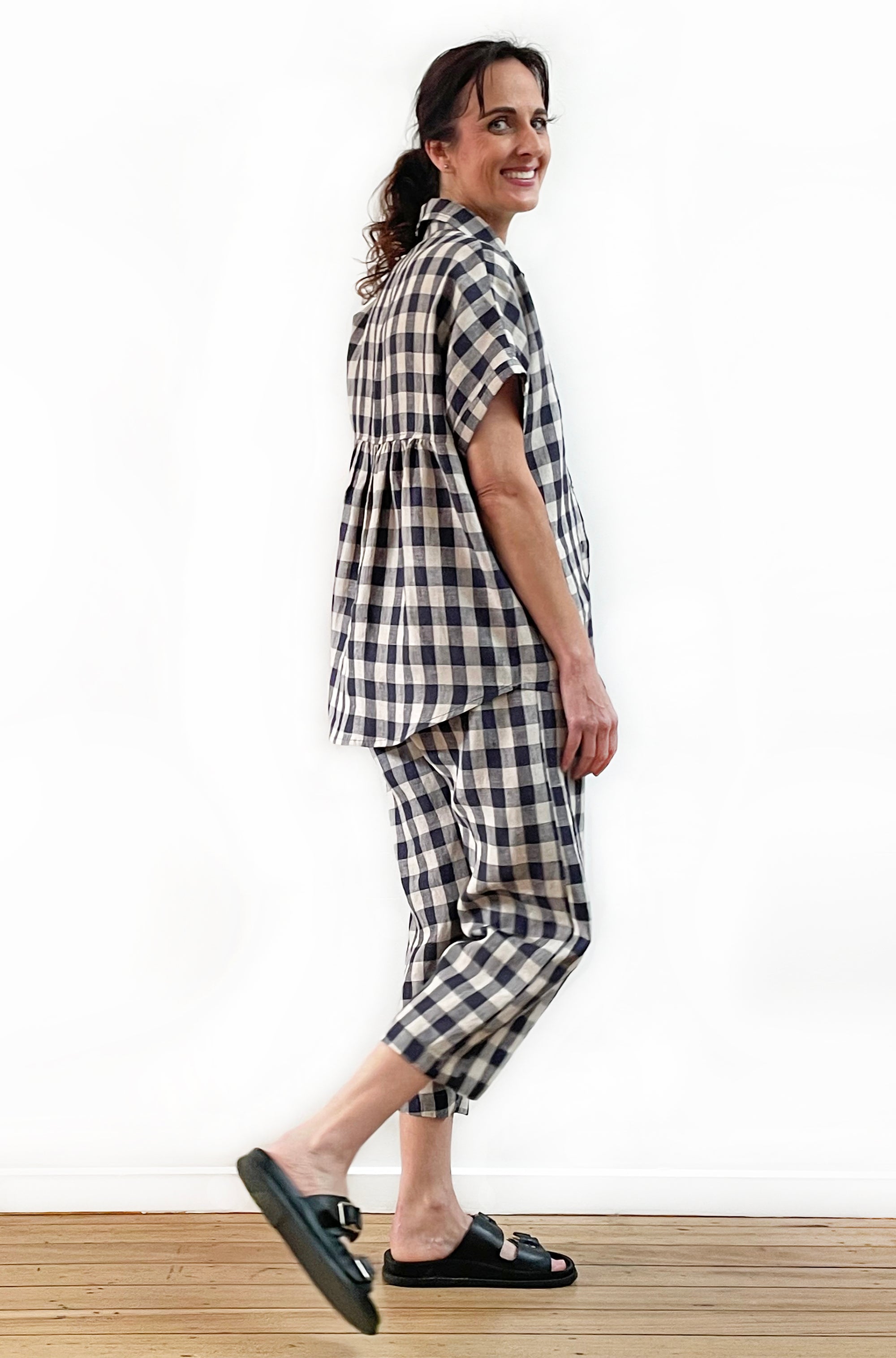 LINEN GATHERED BACK SHIRT GINGHAM