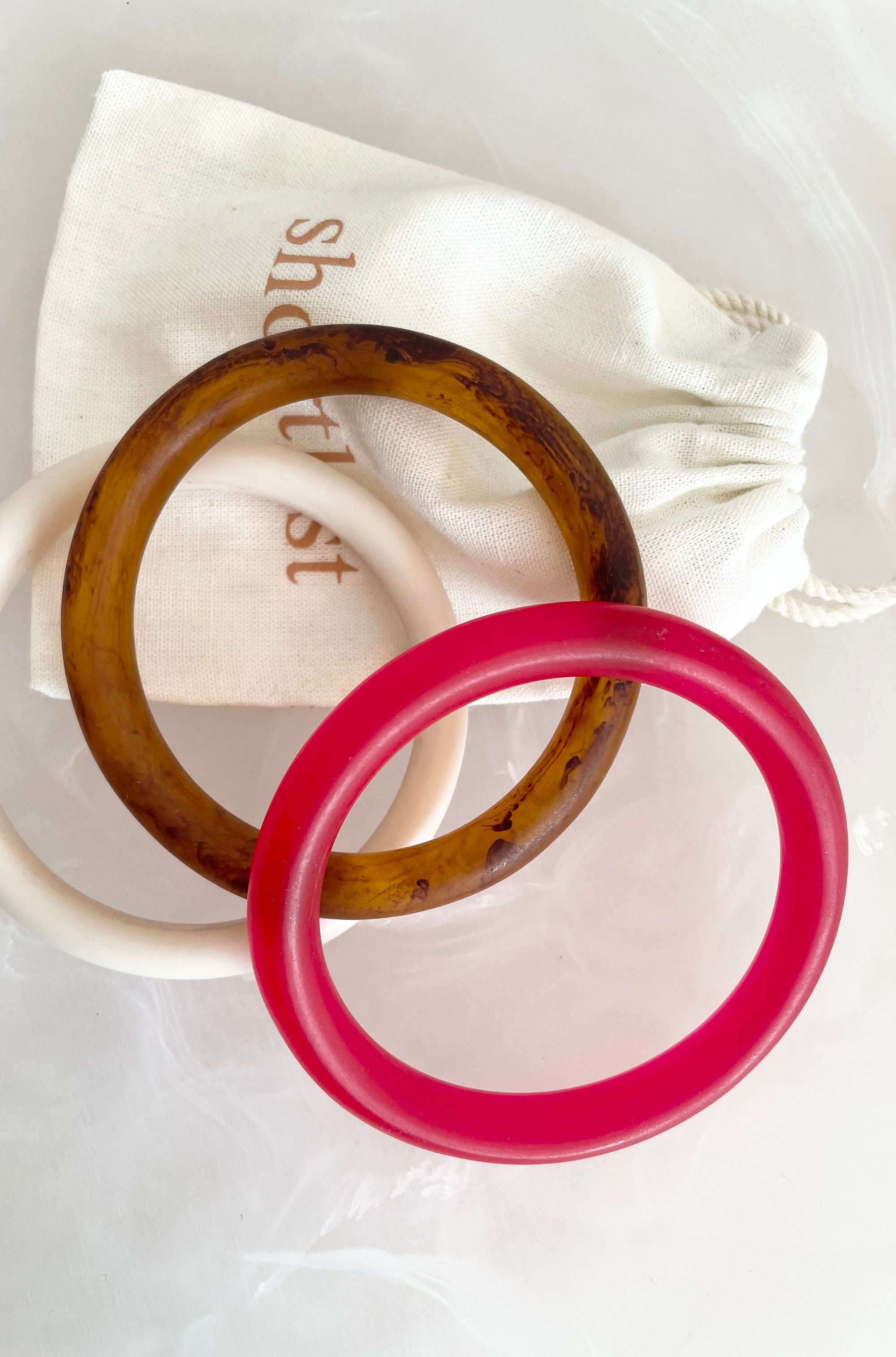 RESIN ROUND BANGLE RED