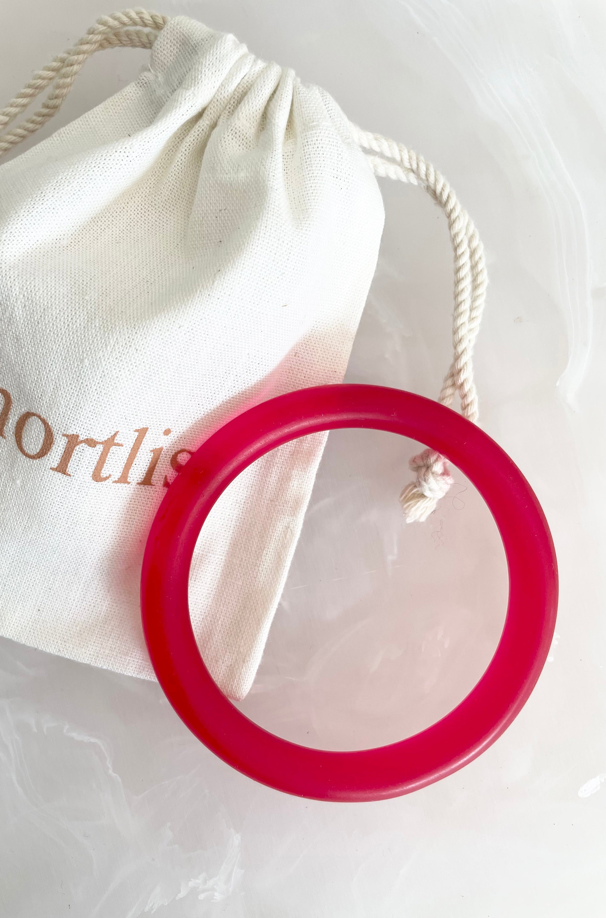 RESIN ROUND BANGLE RED