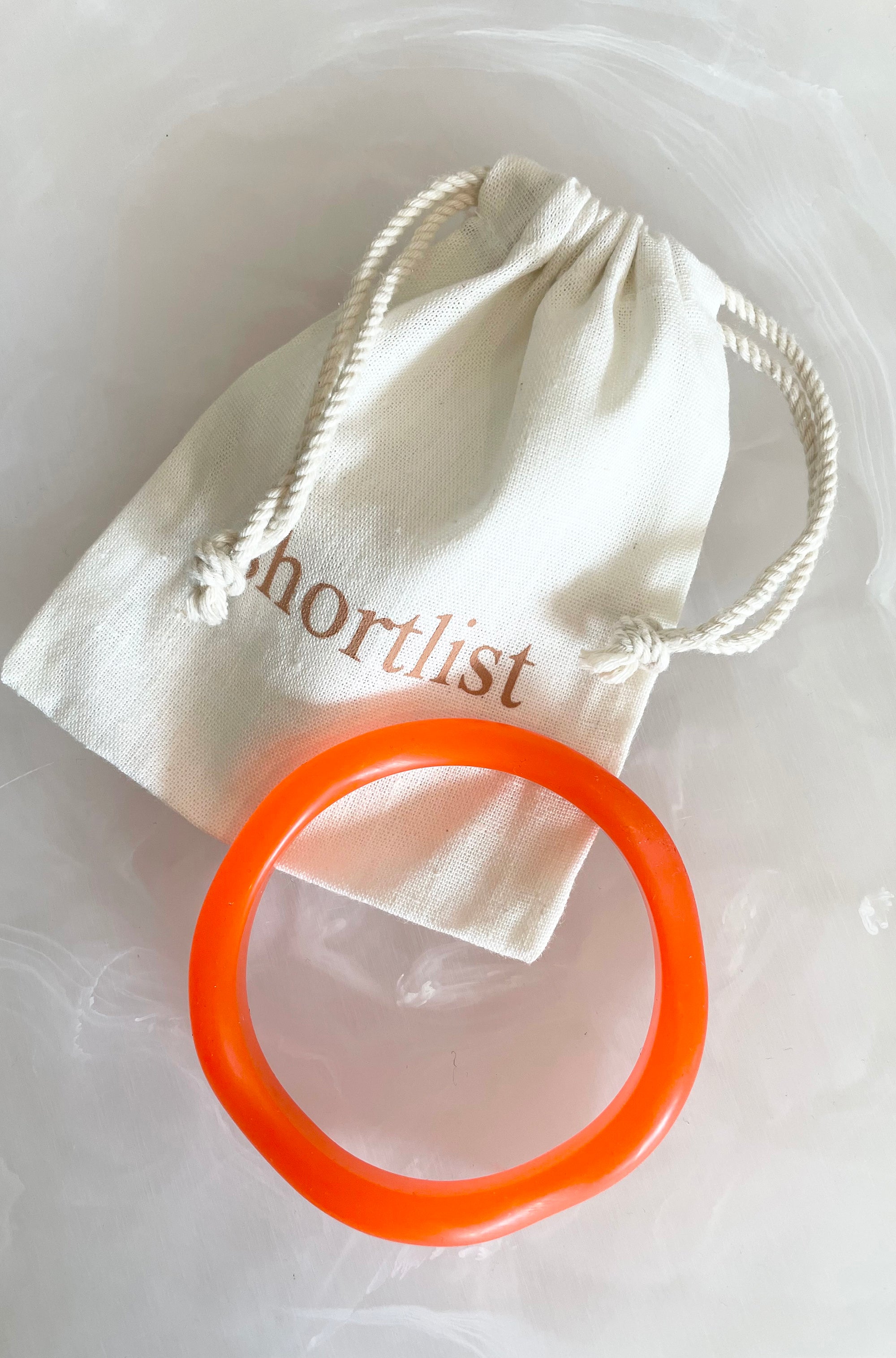 RESIN WAVY BANGLE BRIGHT ORANGE