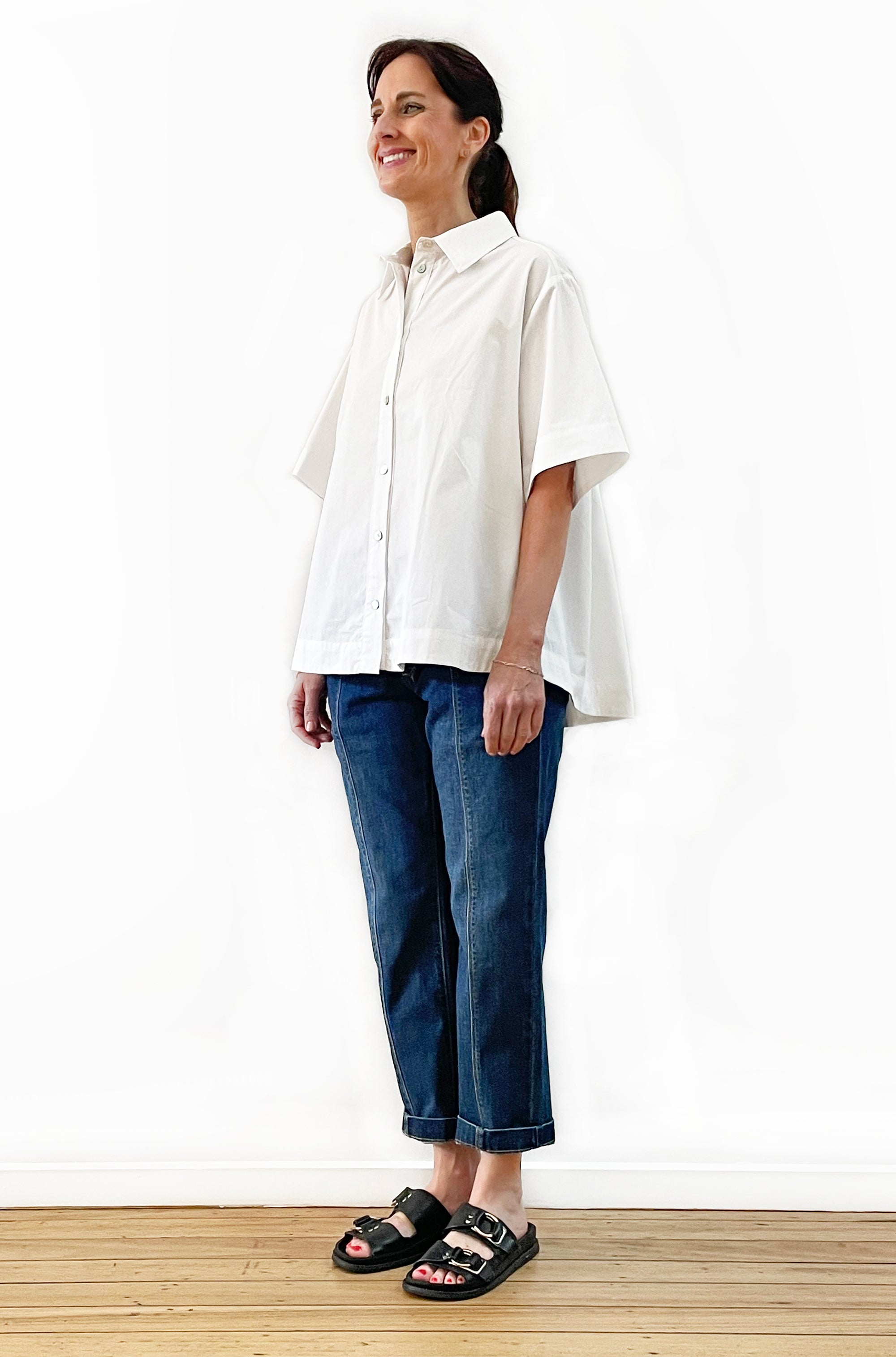 COTTON GATHERED BACK SWING SHIRT WHITE