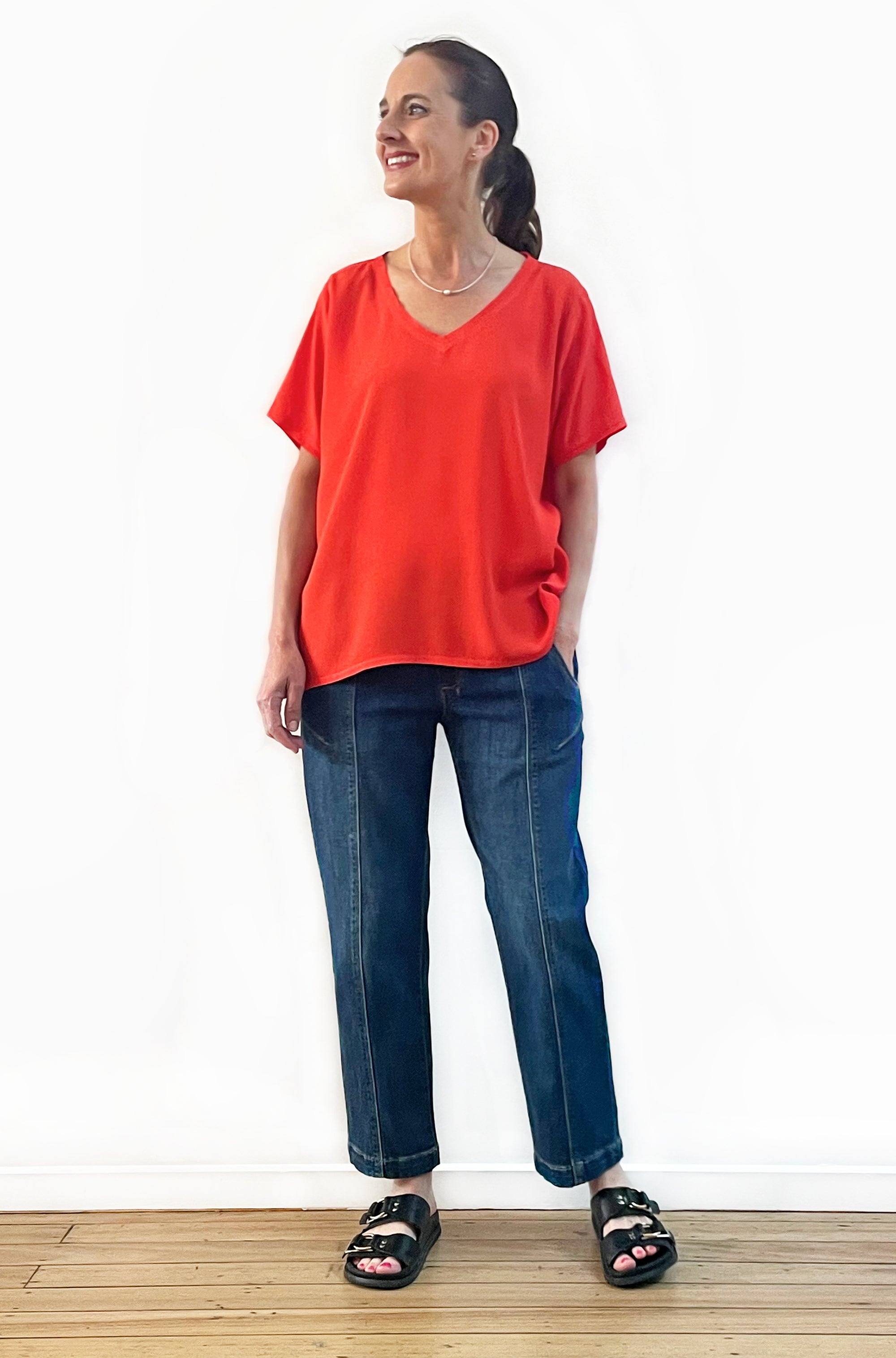 VISCOSE SHORT SLEEVE V-NECK TOP FLAME