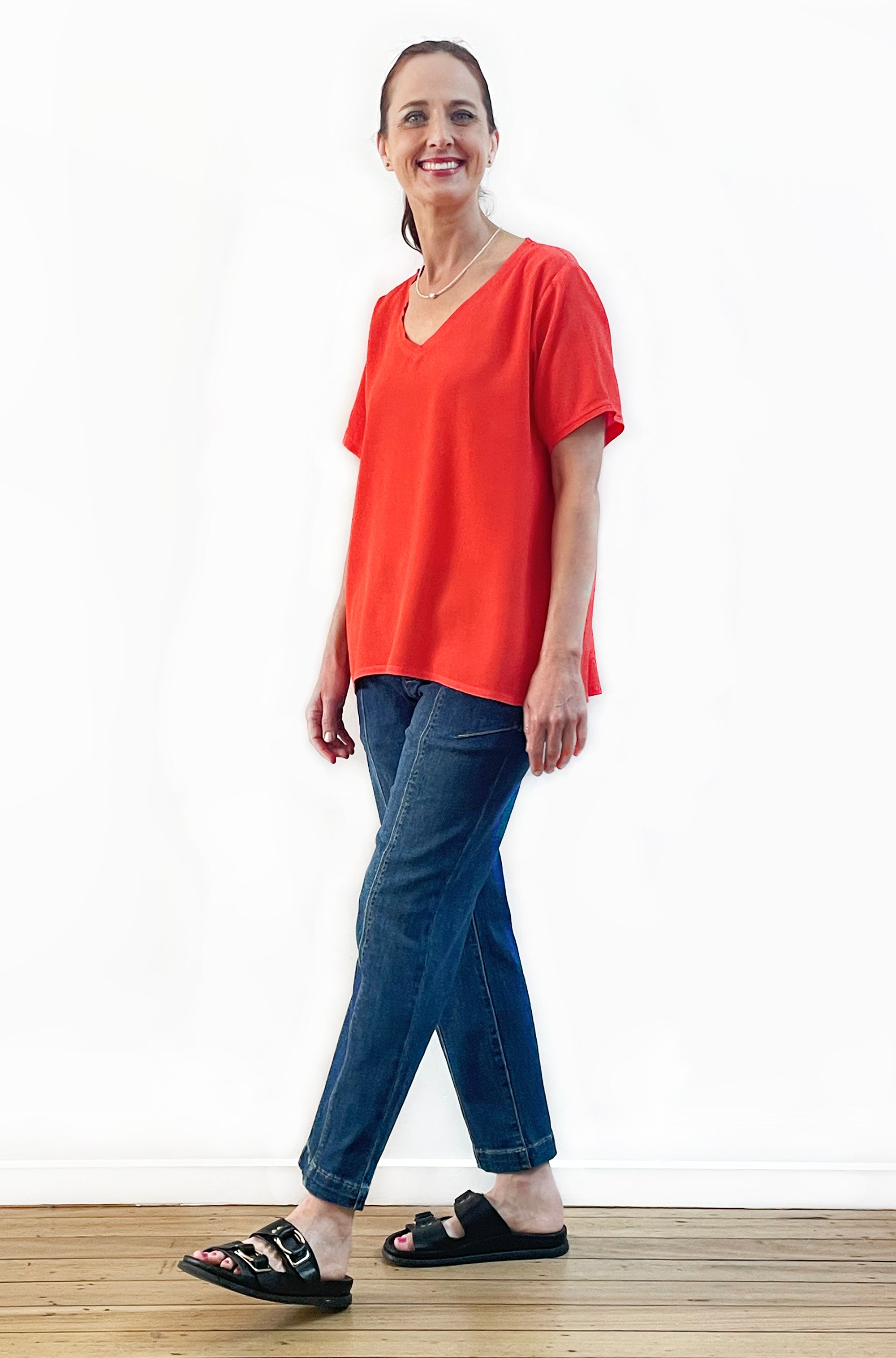 VISCOSE SHORT SLEEVE V-NECK TOP FLAME