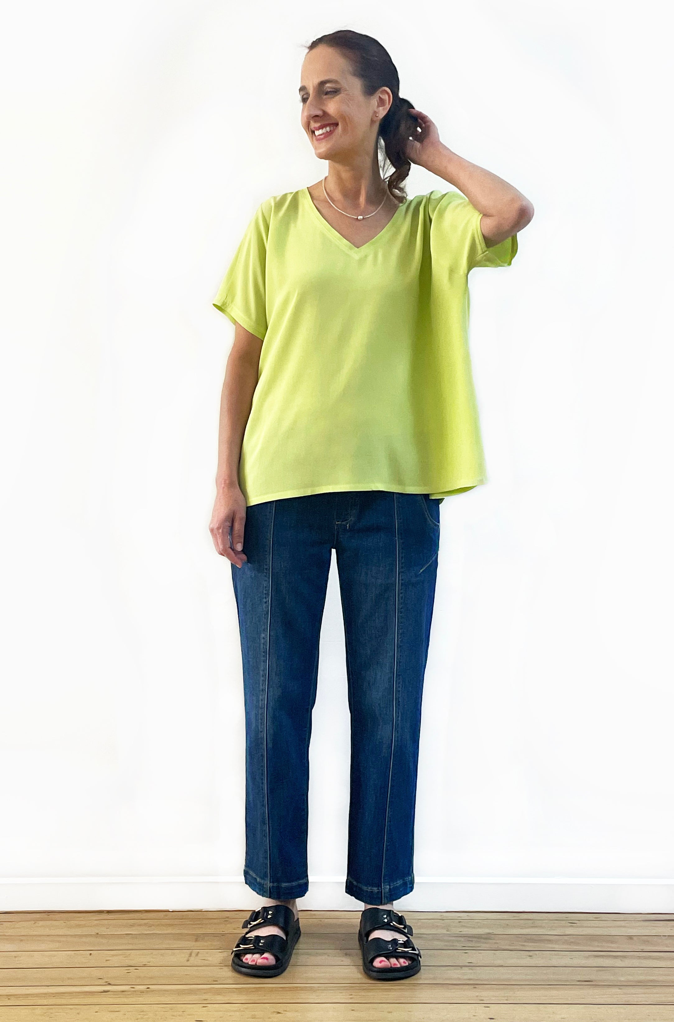 VISCOSE SHORT SLEEVE V-NECK TOP LIME