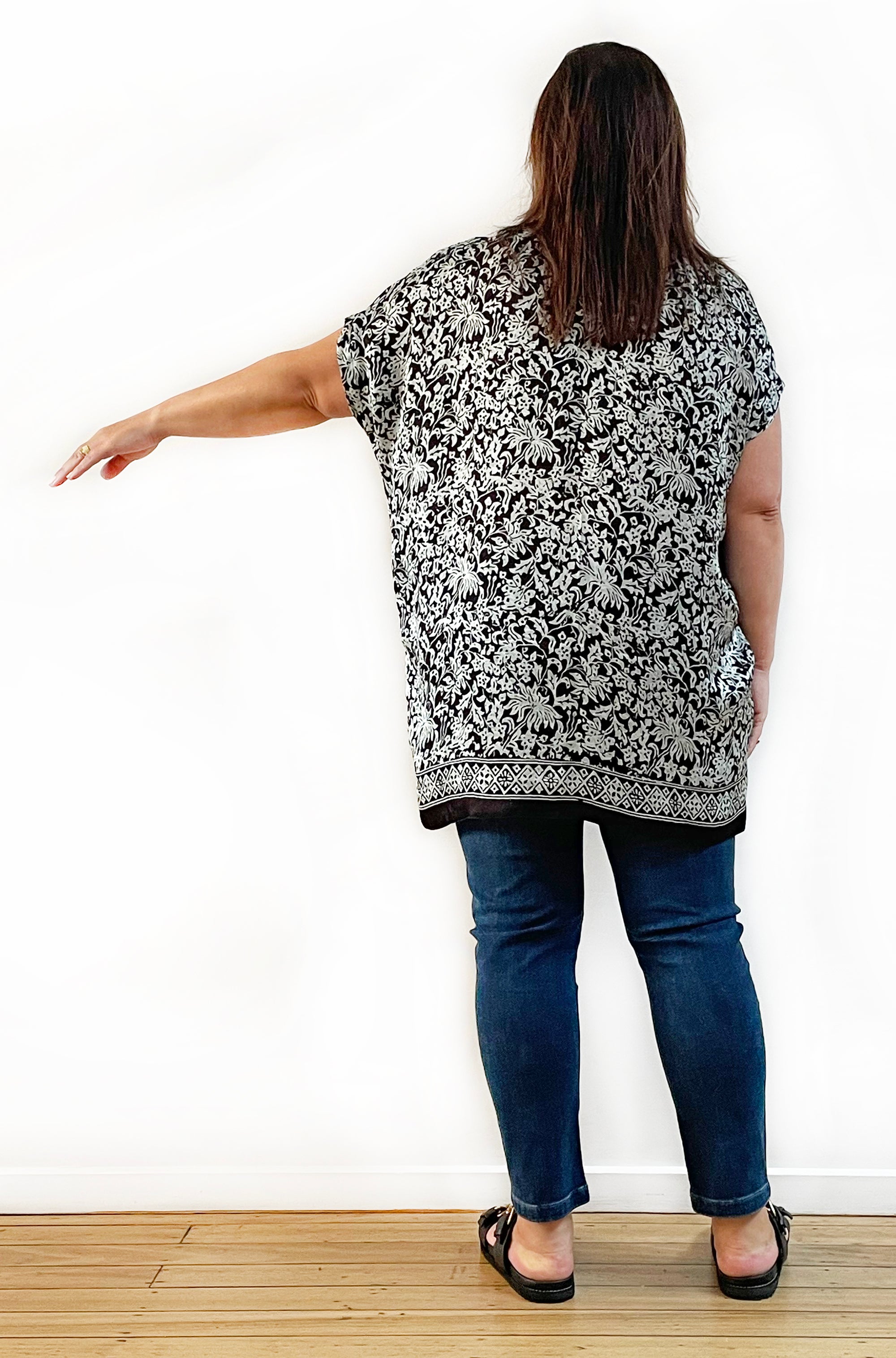 SILK TUNIC IN SOFT SAGE AND BLACK FLORAL PRINT