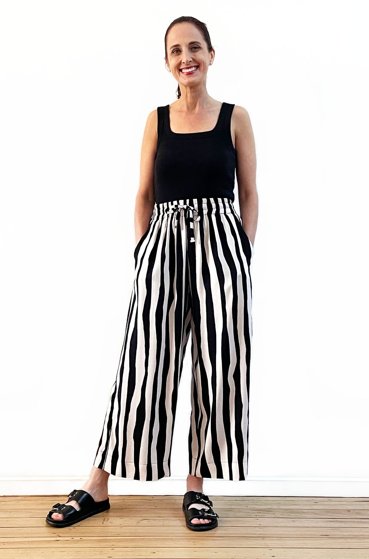 STRIPE PRINT CROPPED WIDE LEG PANT BLACK
