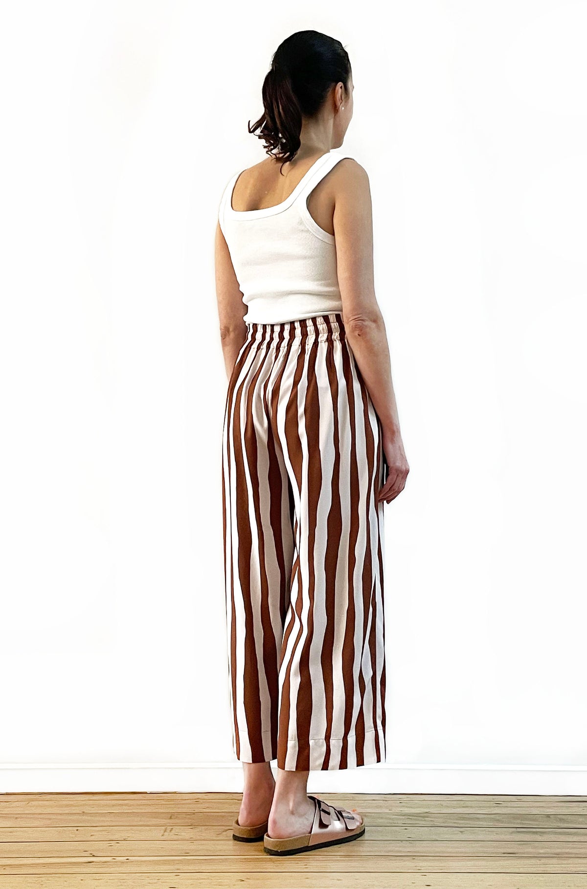 STRIPE PRINT CROPPED WIDE LEG PANT CHESNUT