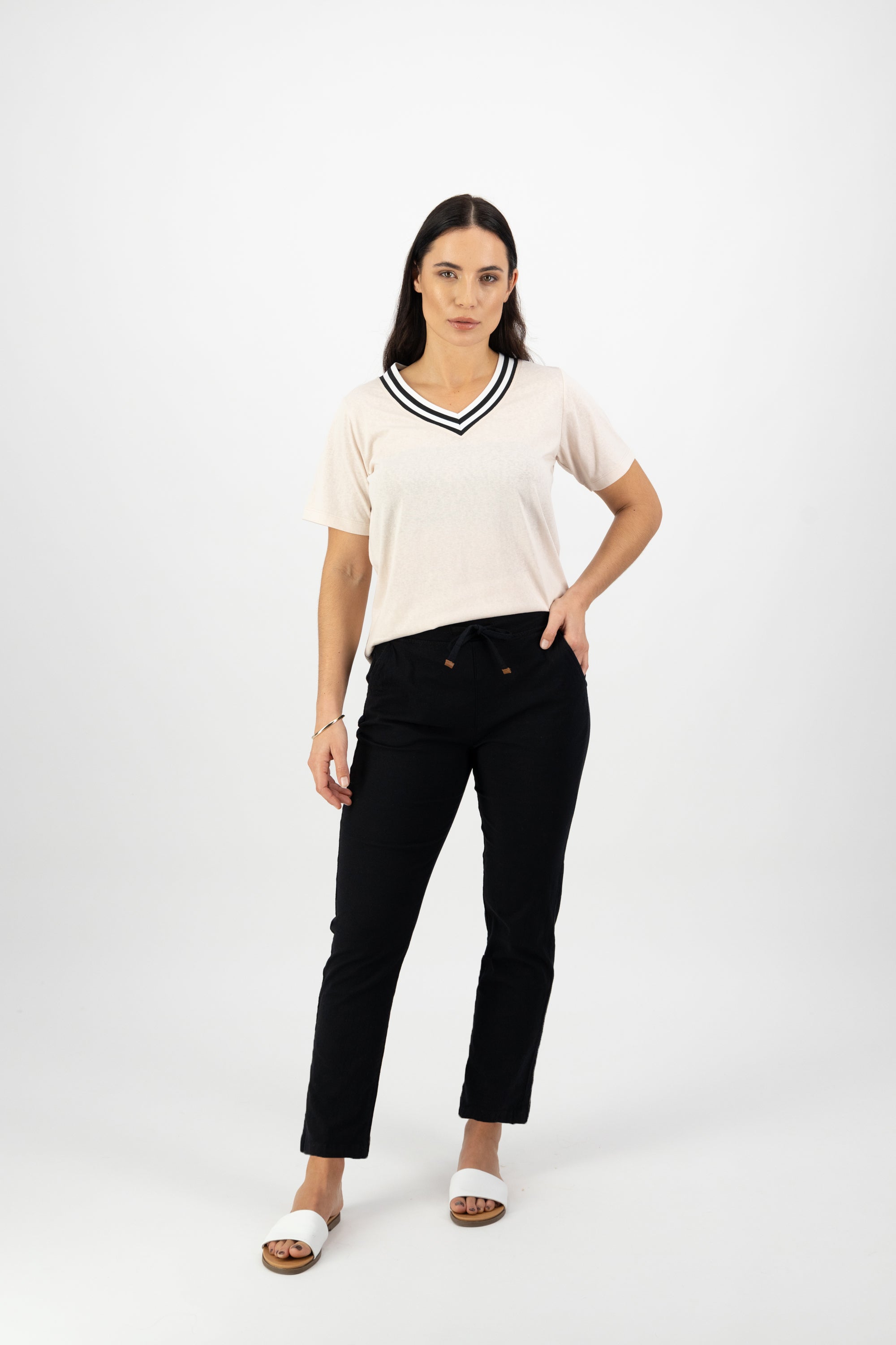 VASSALLI 7/8 SLIM LEG ELASTIC WAIST PANT BLACK