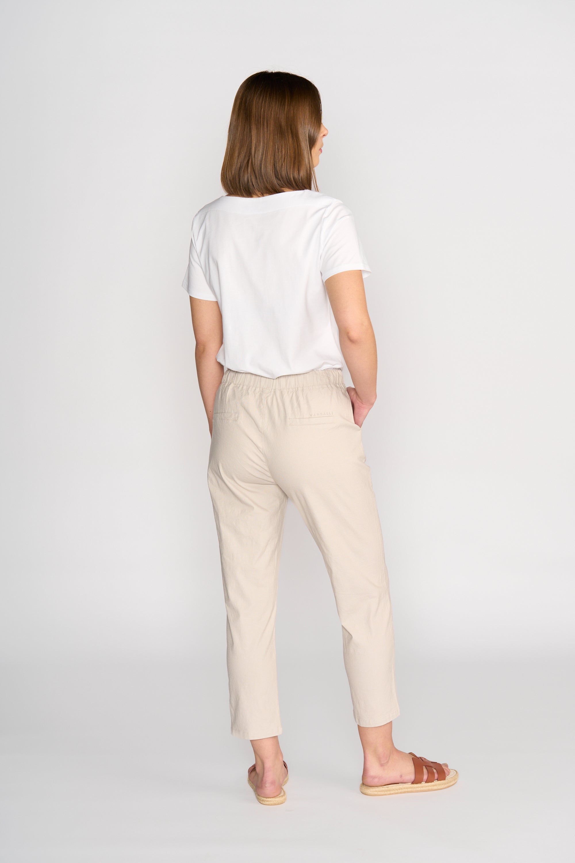 VASSALLI 7/8 SLIM LEG ELASTIC WAIST PANT STONE