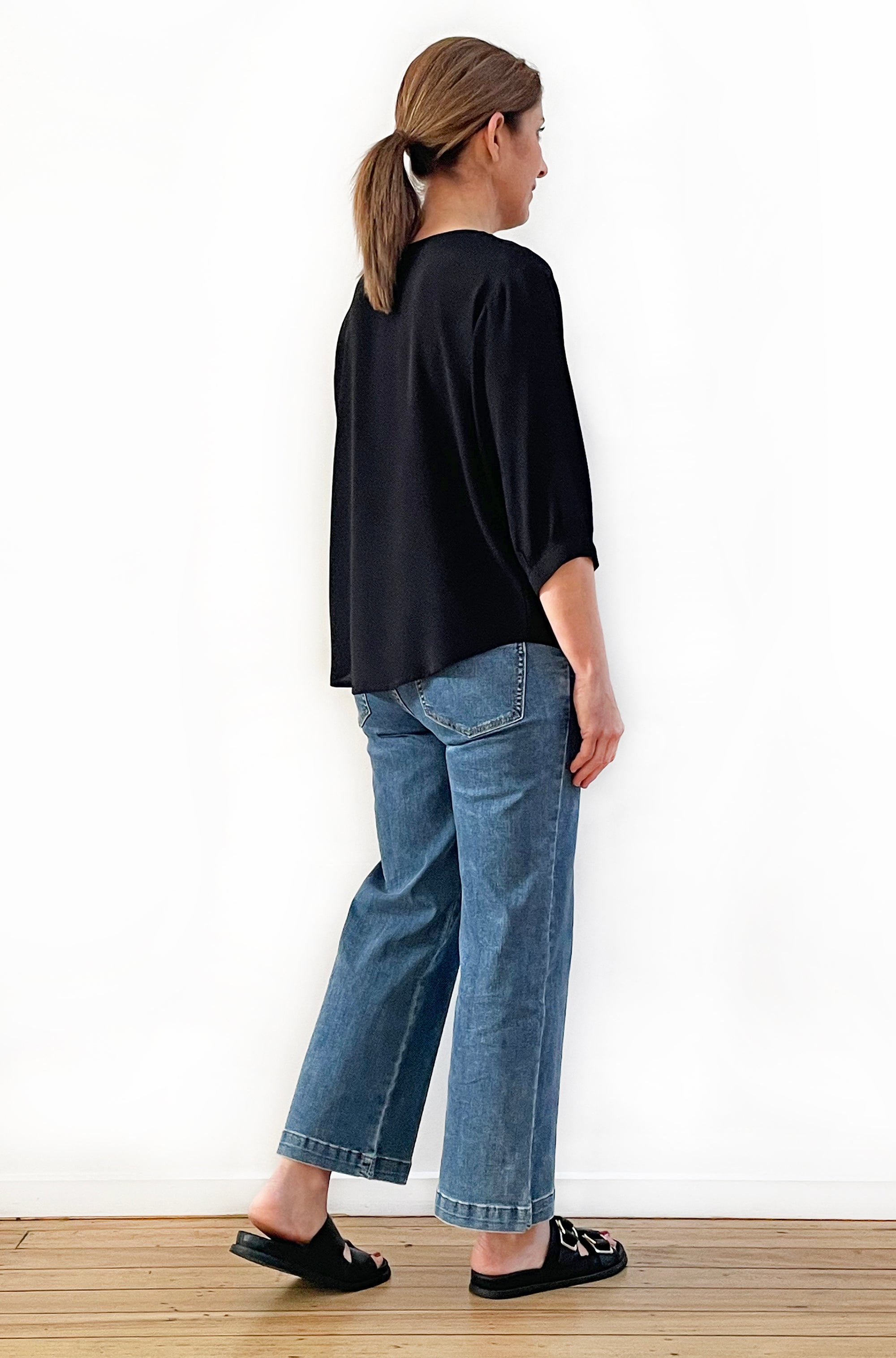 VISCOSE GATHERED SLEEVE TOP BLACK