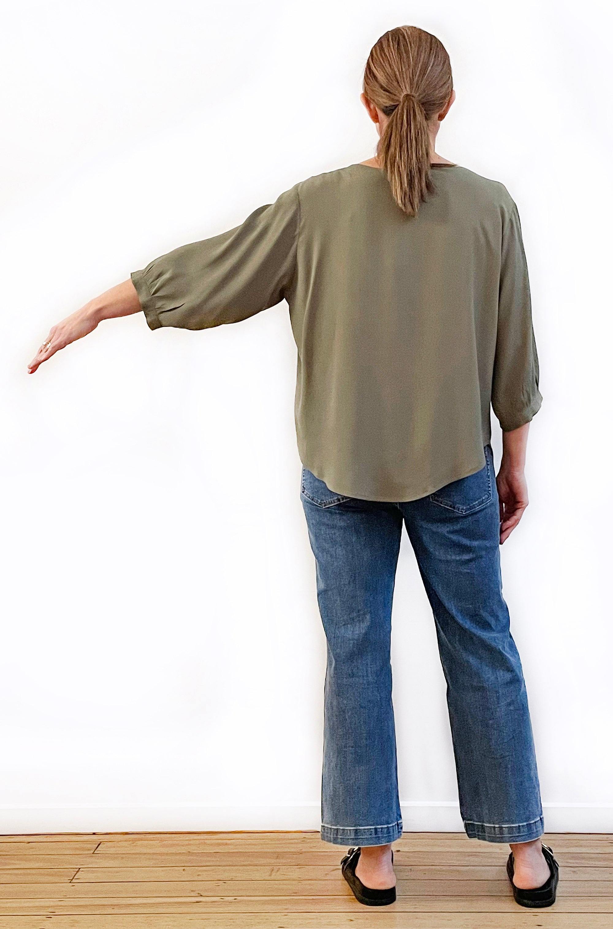 VISCOSE GATHERED SLEEVE TOP KHAKI