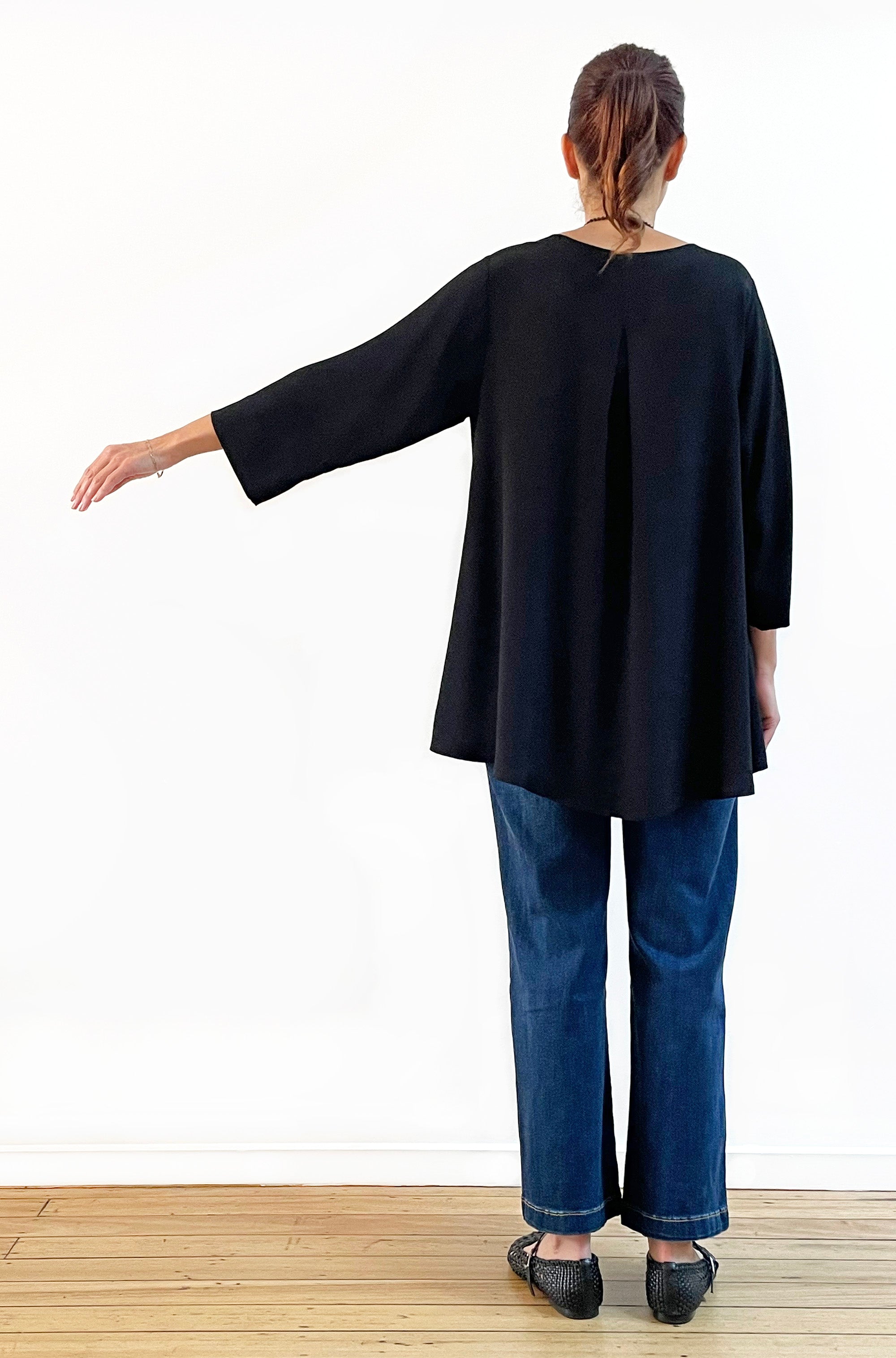 VISCOSE 3/4 SLEEVE HI LO TOP BLACK