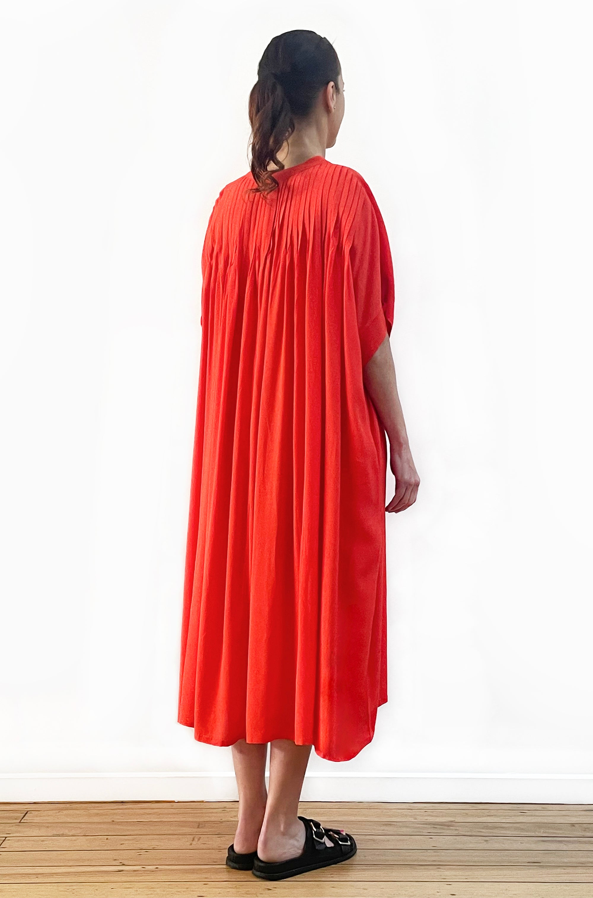 VISCOSE PLEAT BACK DRESS FLAME