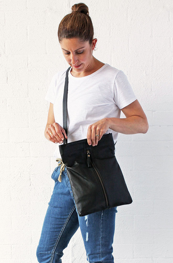 LEATHER FOLD OVER BAG BLACK