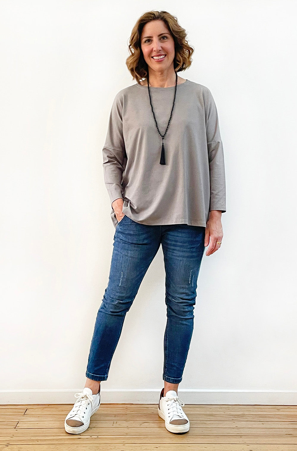 BAMBOO LONG SLEEVE CURVED HEM BOX TEE NEW TAUPE