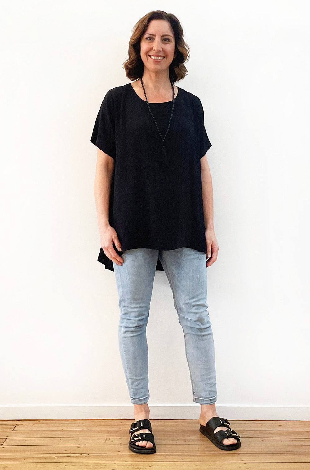 VISCOSE SHORT SLEEVE HI LO TOP BLACK