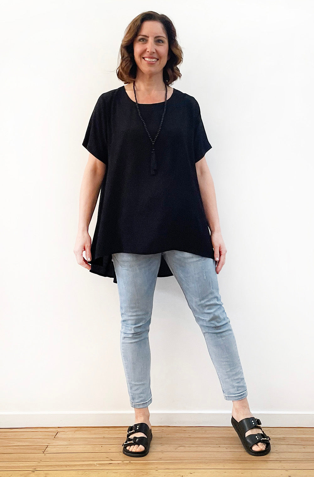 VISCOSE SHORT SLEEVE HI LO TOP BLACK