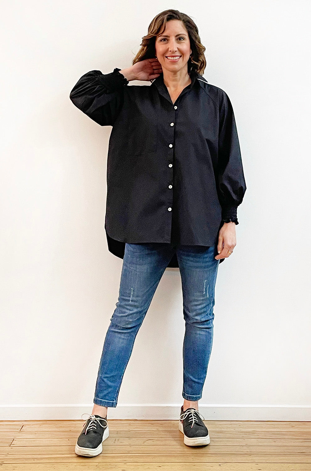 COTTON SHIRRED SLEEVE SHIRT BLACK