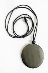 WOODEN DISC NECKLACE PEWTER