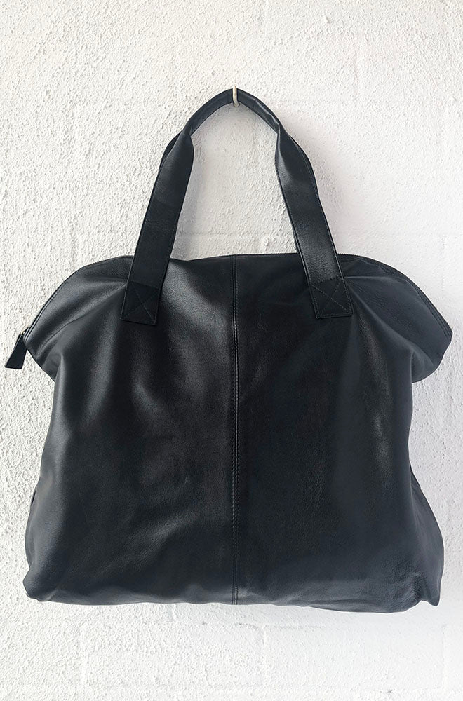 LEATHER JETSET BAG BLACK