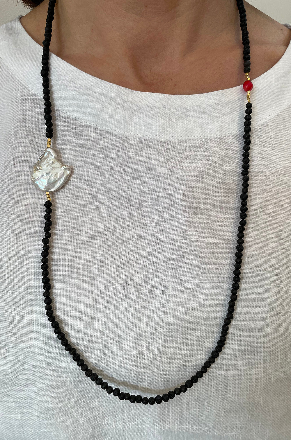 SINGLE FRESHWATER PEARL AND LAVA STONE LONG NECKLACE