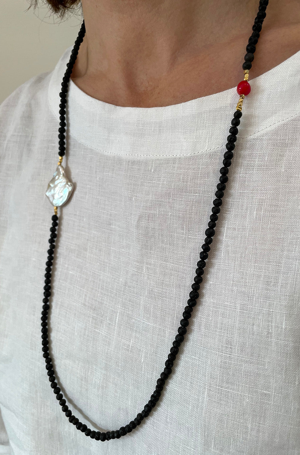 SINGLE FRESHWATER PEARL AND LAVA STONE LONG NECKLACE