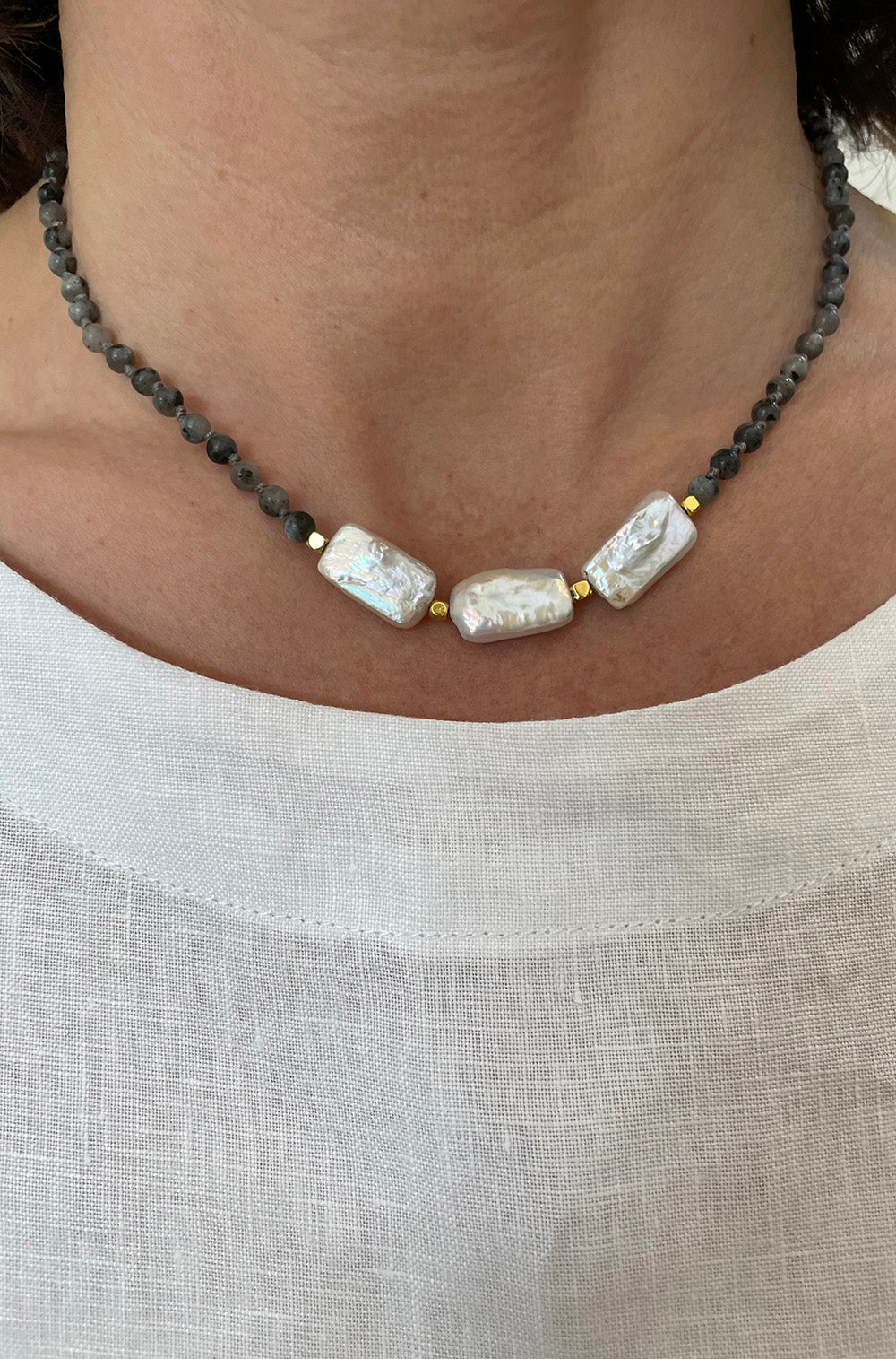 ADJUSTABLE FRESH WATER PEARL AND LABRADORITE NECKLACE