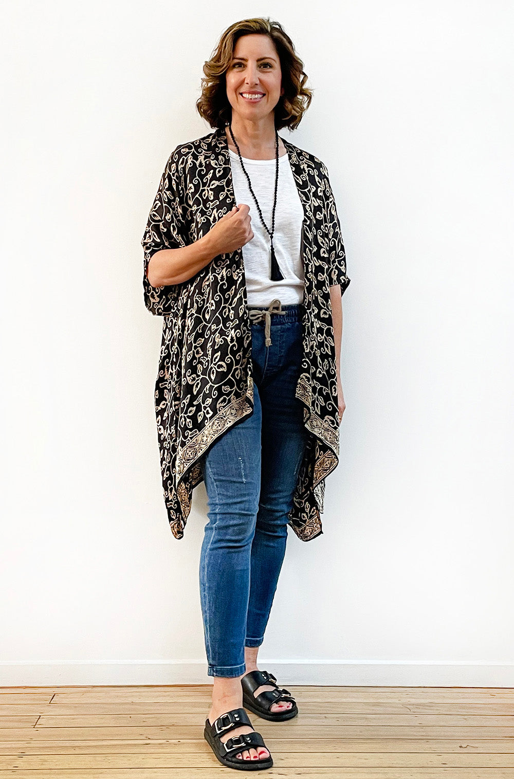 SILK KIMONO IN BLACK AND CAMEL PRINT