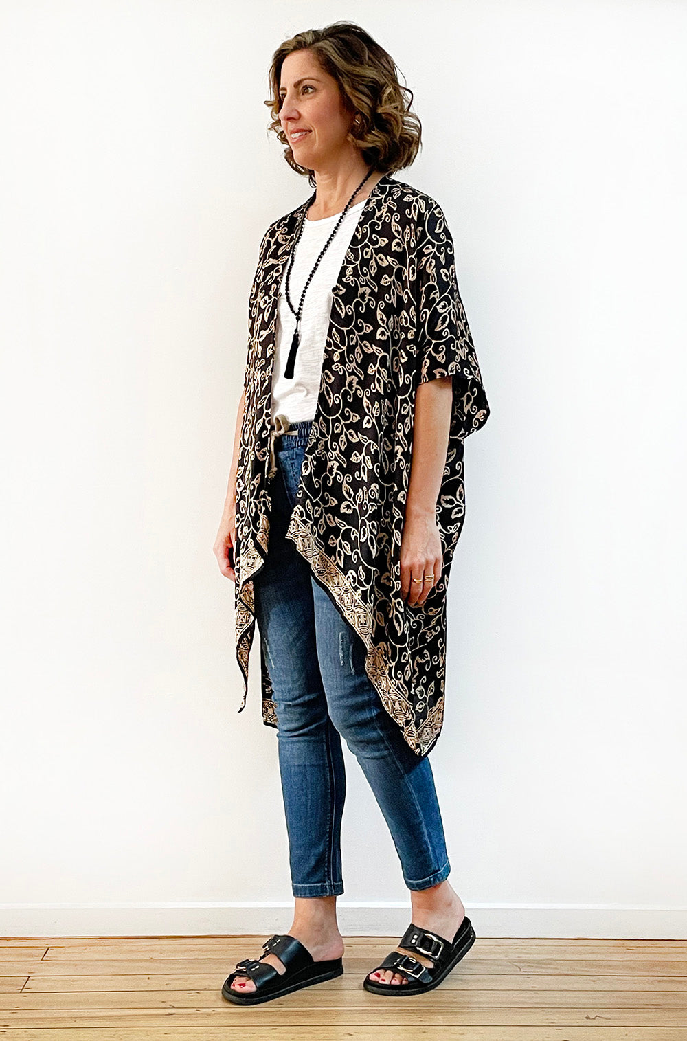 SILK KIMONO IN BLACK AND CAMEL PRINT