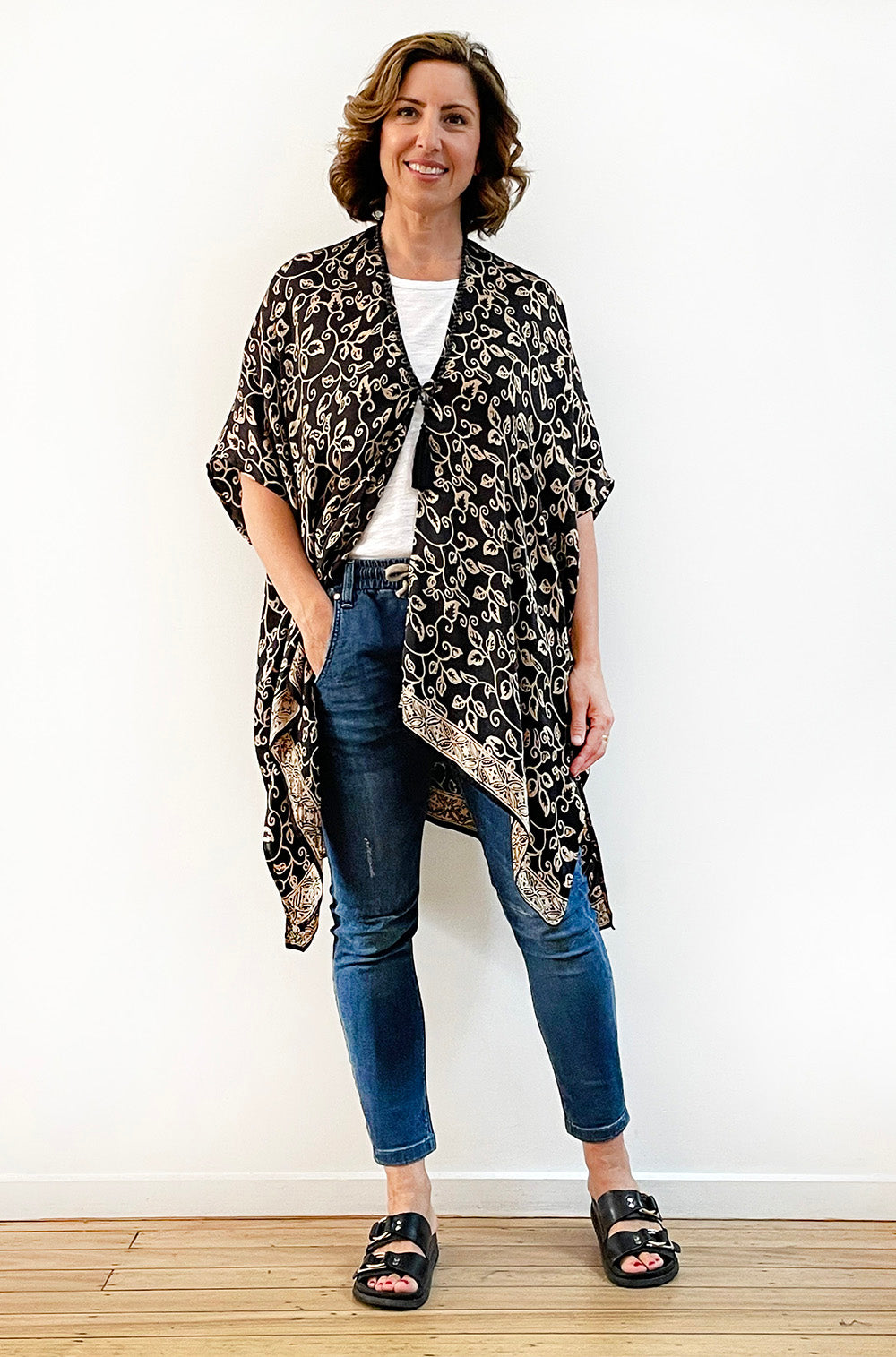 SILK KIMONO IN BLACK AND CAMEL PRINT