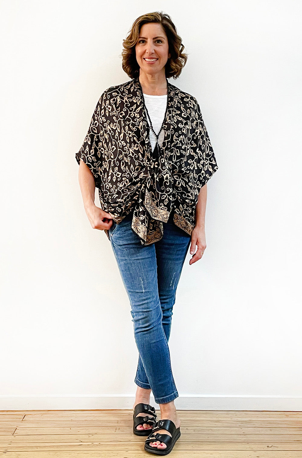 SILK KIMONO IN BLACK AND CAMEL PRINT