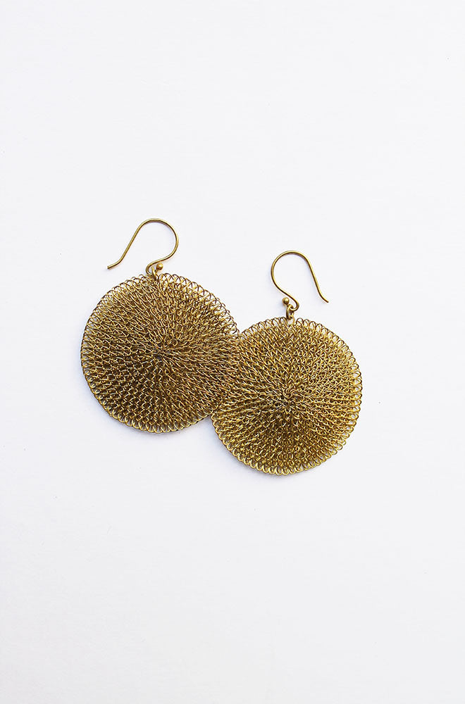 MEDIUM WIRE DISC EARRINGS BRASS