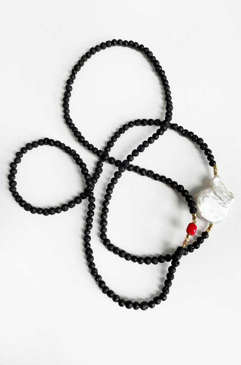 SINGLE FRESHWATER PEARL AND LAVA STONE LONG NECKLACE