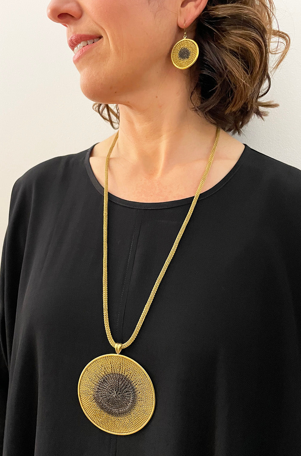 WIRE TWO TONE DISC PENDANT BRASS